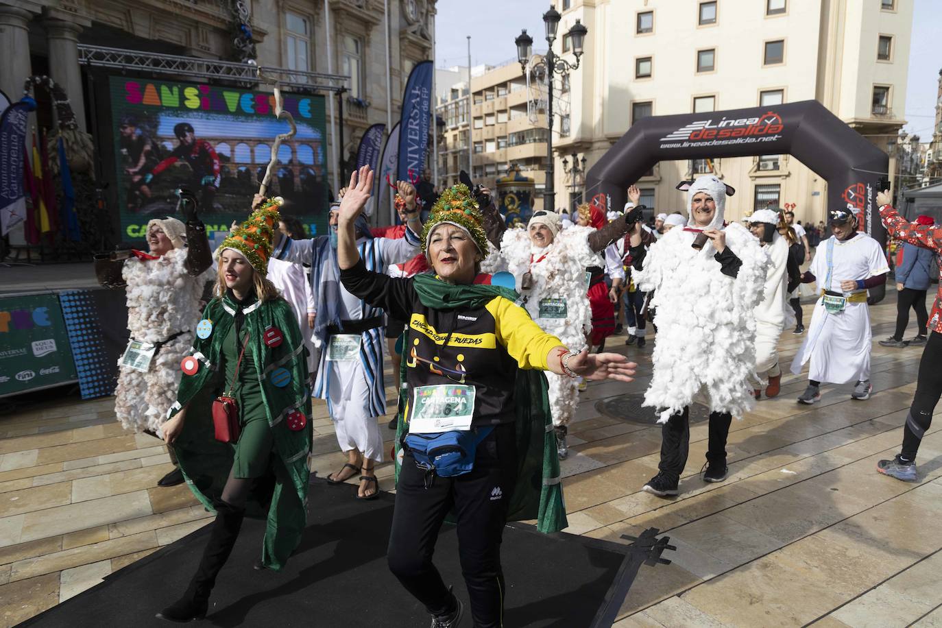 La llegada de la carrera San Silvestre 2023, en imágenes