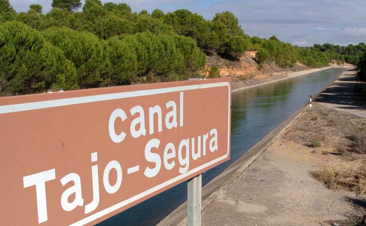 Canal del Trasvase Tajo-Segura.