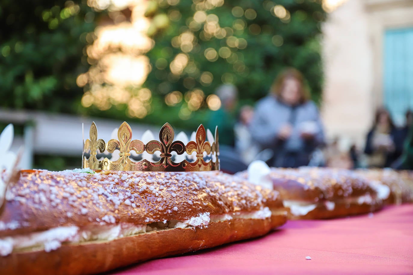 Fotos: Reparto de roscón de Reyes en Murcia