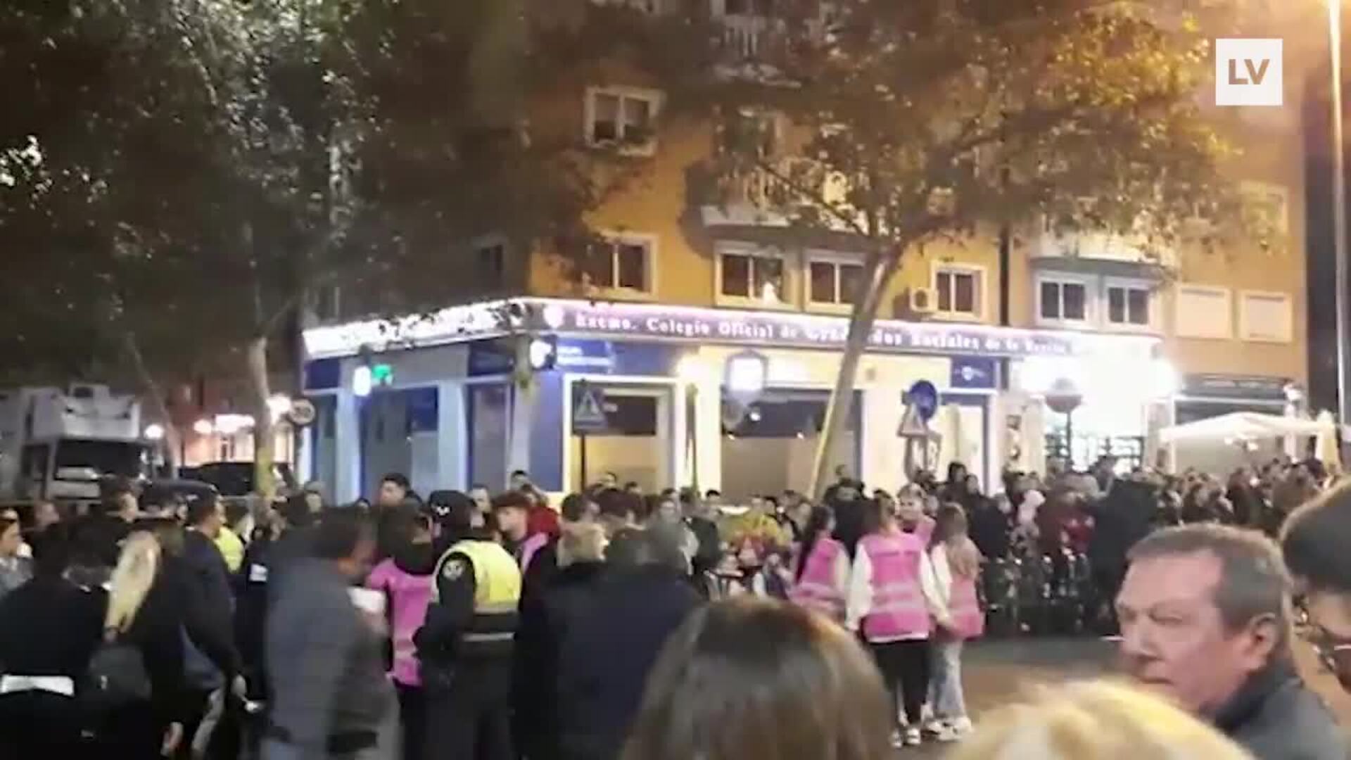 Problemas con las sillas retrasan la salida de la Cabalgata de Reyes de Murcia