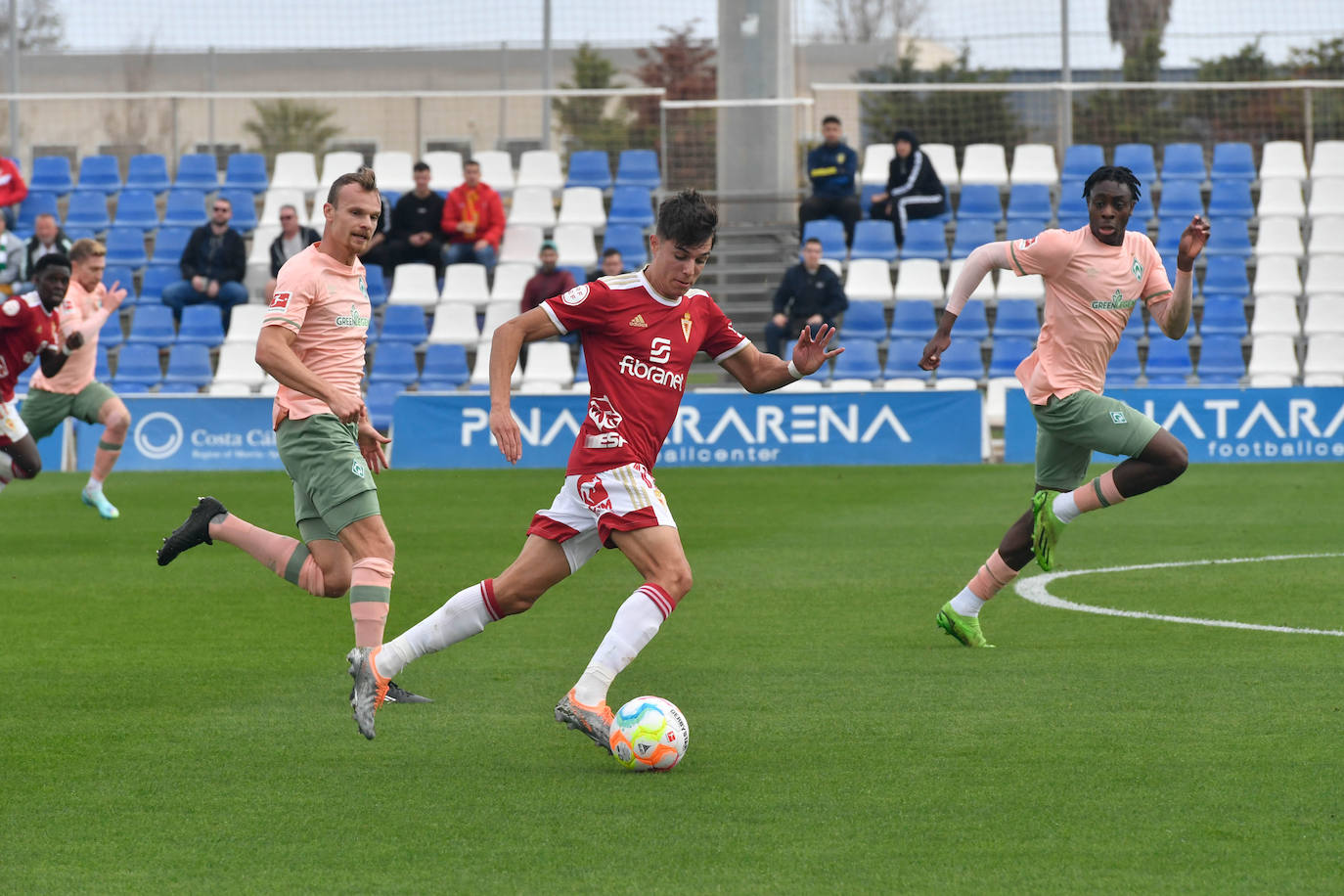 Fotos: El Real Murcia cae ante el Werder Bremen alemán (2-0)