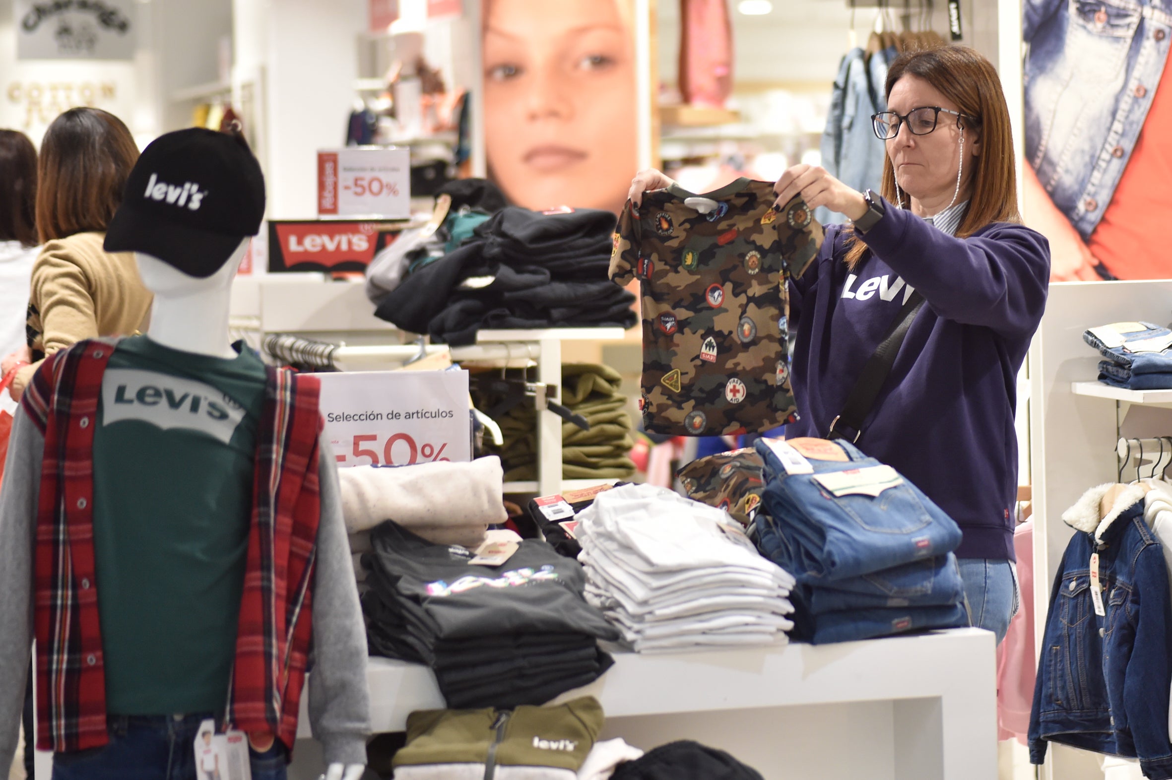 Fotos: Las rebajas «diluidas» por los descuentos llenan tiendas y centros comerciales de Murcia