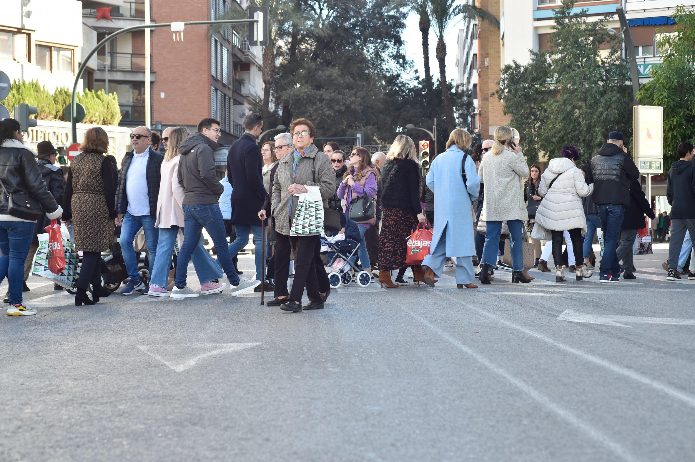 Fotos: Las rebajas «diluidas» por los descuentos llenan tiendas y centros comerciales de Murcia