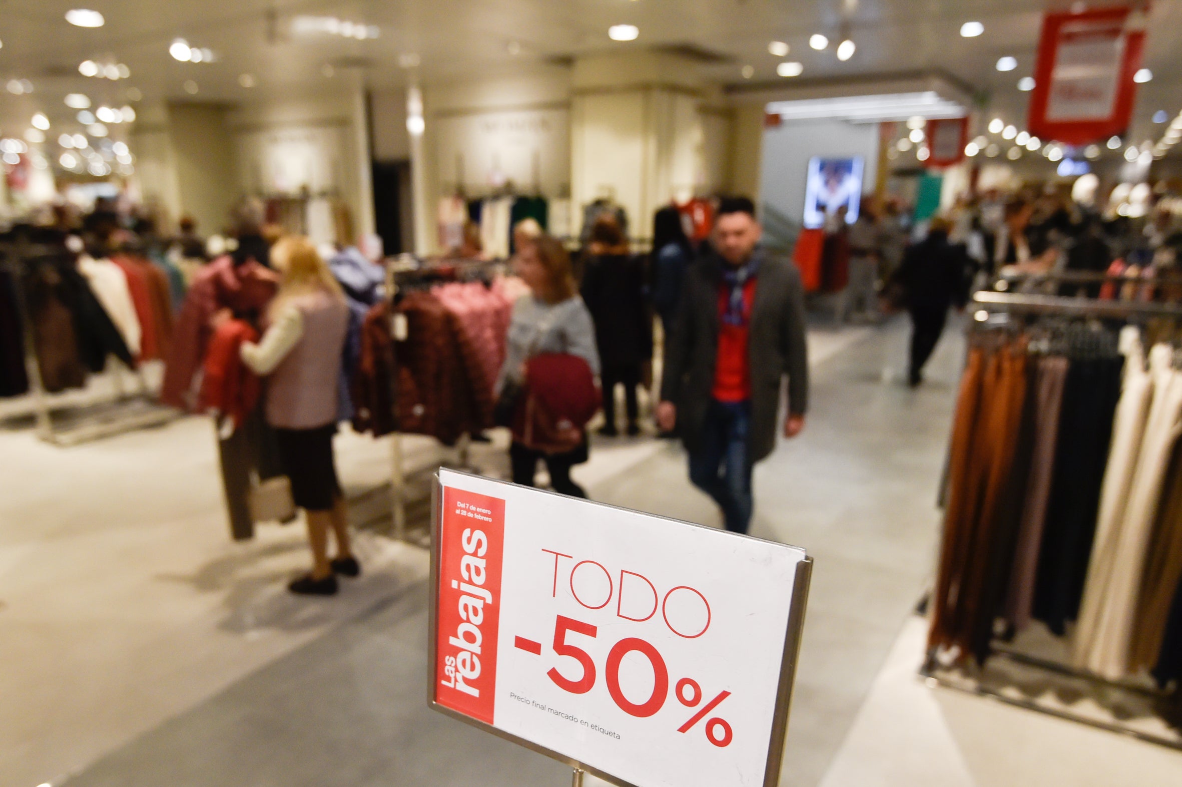 Fotos: Las rebajas «diluidas» por los descuentos llenan tiendas y centros comerciales de Murcia