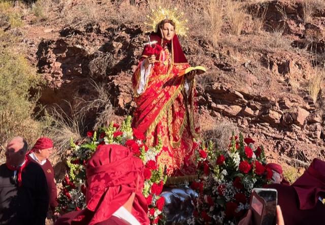 Fotos: La Patrona de Totana regresa a su santuario acompañada por unas 15.000 personas