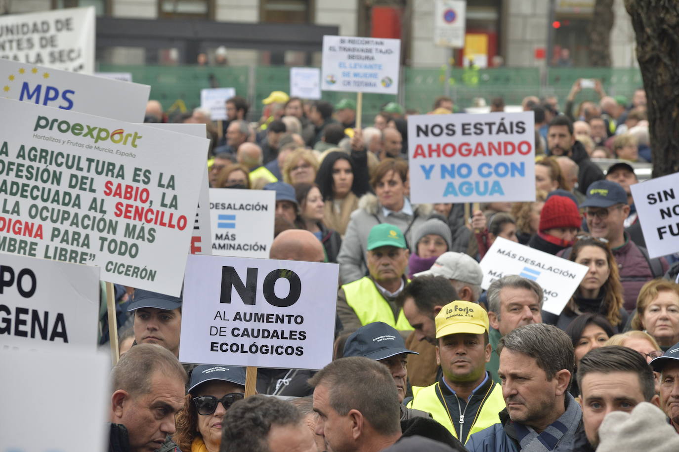 Fotos: La protesta contra el recorte del Trasvase Tajo-Segura, en imágenes
