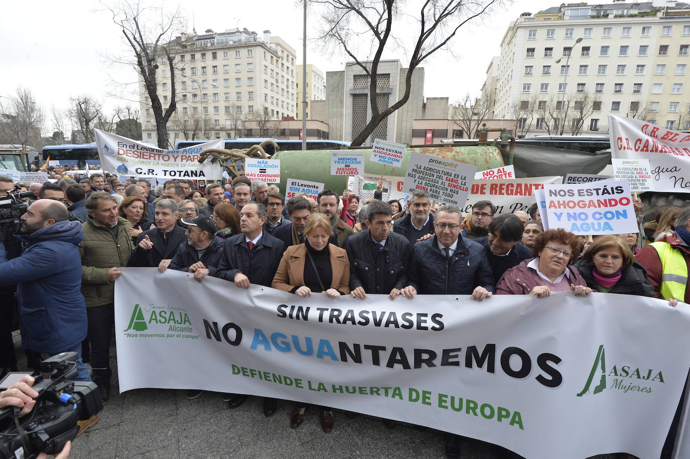 Fotos: La protesta contra el recorte del Trasvase Tajo-Segura, en imágenes