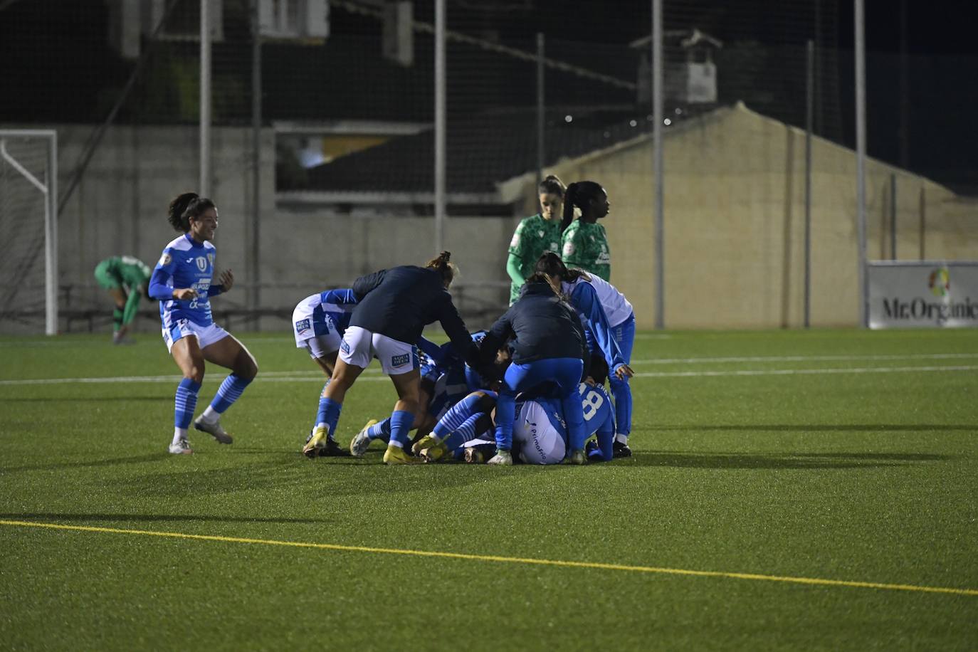 Fotos: Las imágenes del partido Alhama-Levante (5-3)