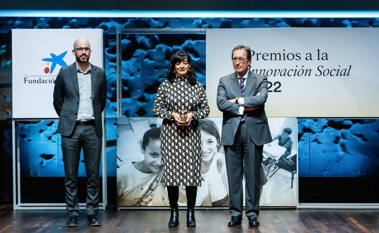 Loles Reales, de la Afemce, recoge el Premio Fundación 'la Caixa' a la Innovación Social. 