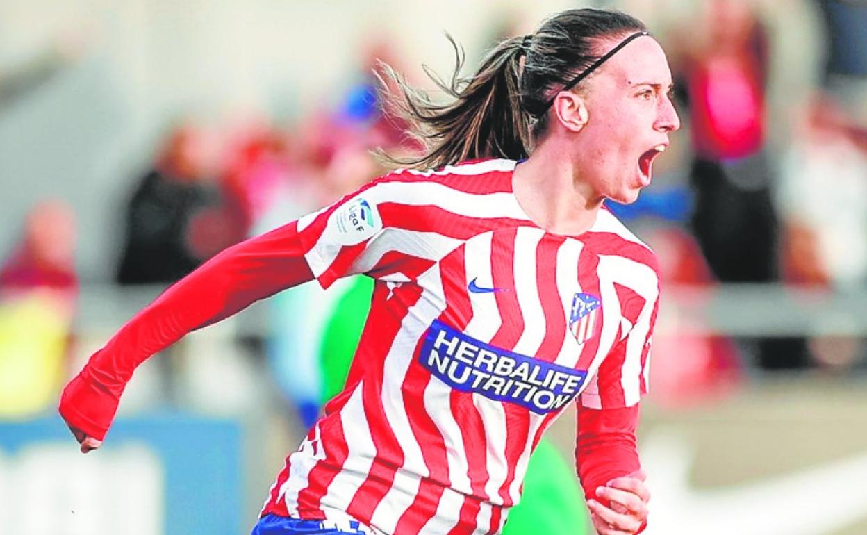 Eva Navarro celebra su segundo gol al Villarreal, este sábado. 