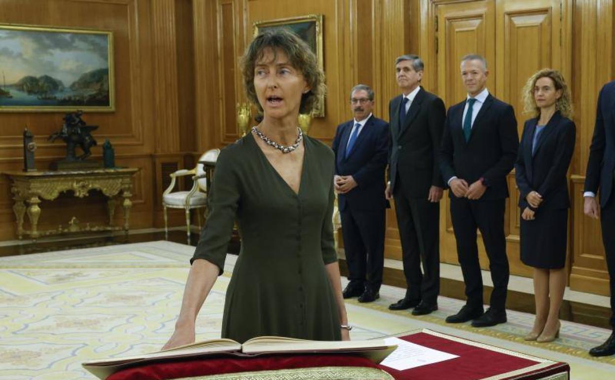 Laura Díez jura o promete su cargo ante el rey Felipe VI