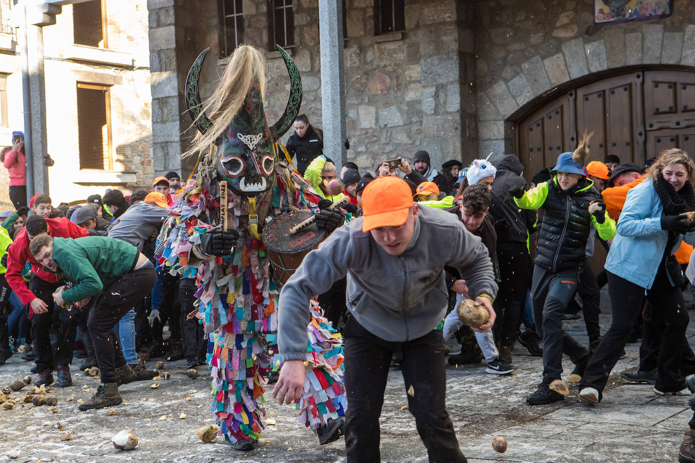 Fotos: 30 toneladas de nabos contra el Jarramplas