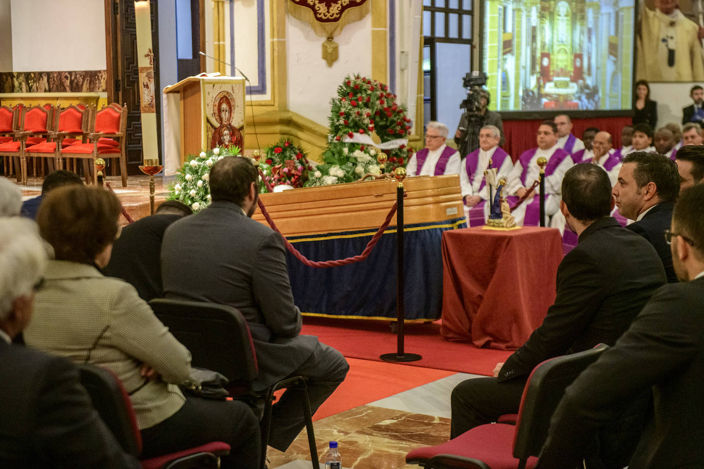 Fotos: Multitudinario adiós a José Luis Mendoza