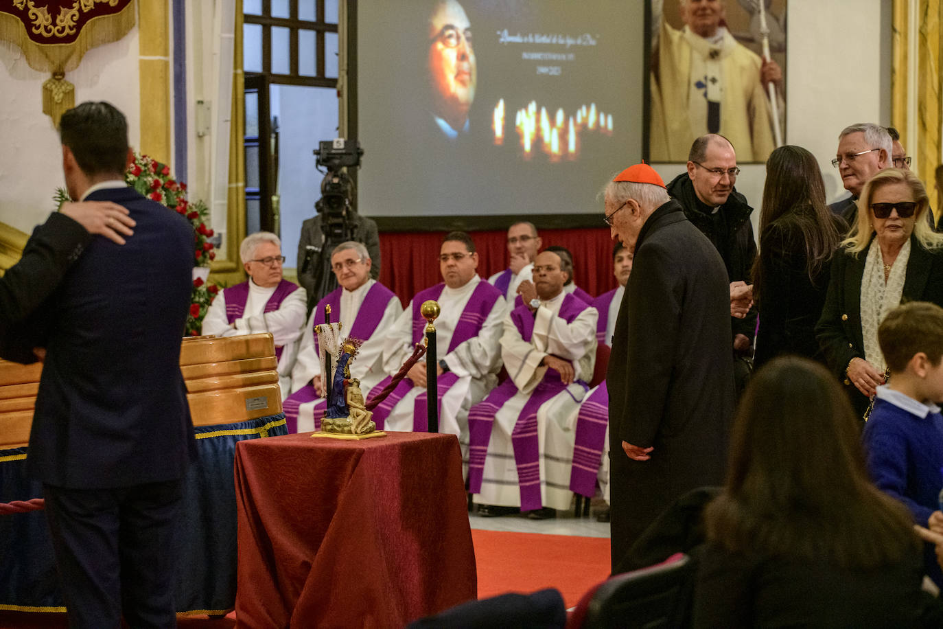 Fotos: Multitudinario adiós a José Luis Mendoza