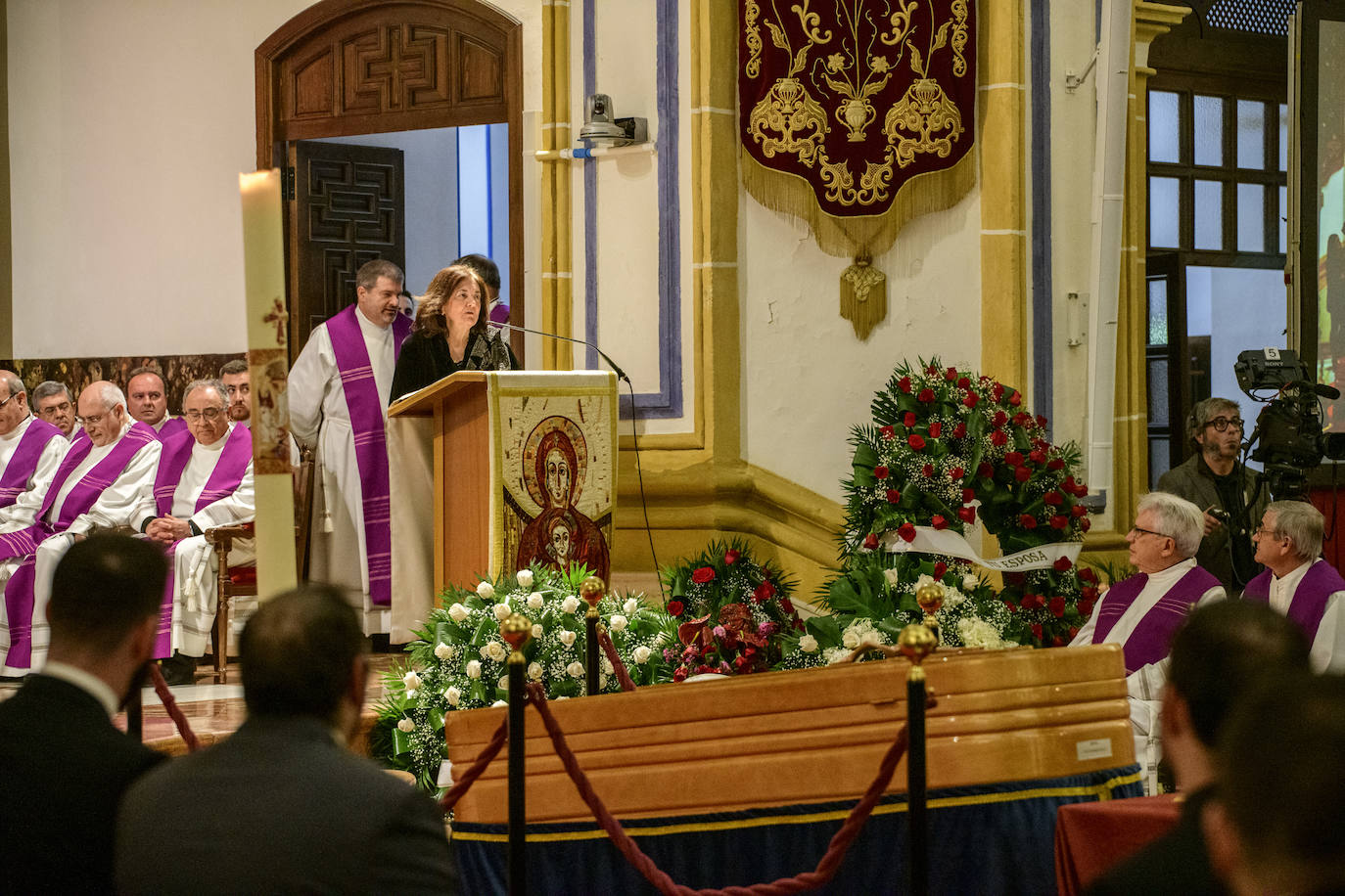 Fotos: Multitudinario adiós a José Luis Mendoza