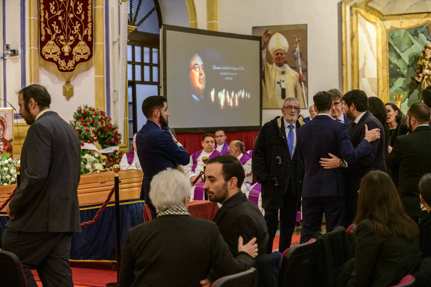 Fotos: Multitudinario adiós a José Luis Mendoza