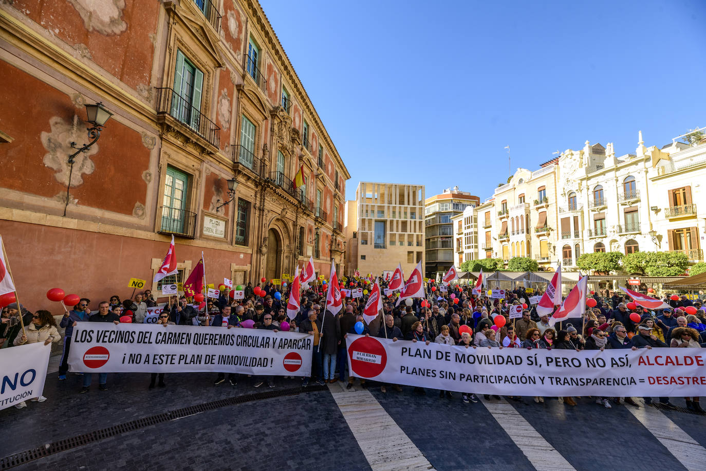 Fotos: La protesta de los vecinos contra el Plan de Movilidad en el centro de Murcia, en imágenes