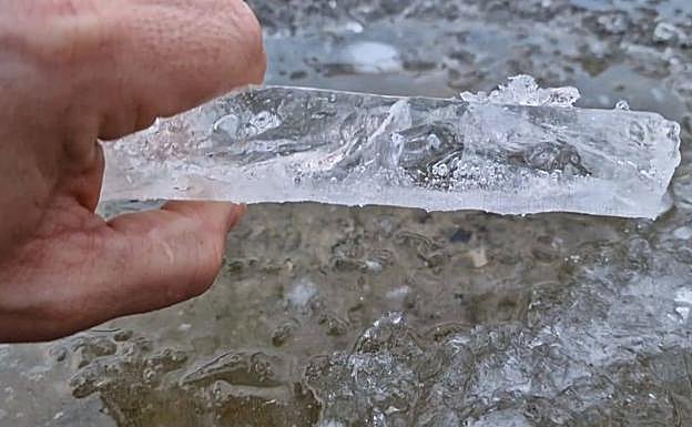 Imagen principal - La ola de frío deja heladas por debajo de los 11 grados bajo cero en las zonas altas de Caravaca