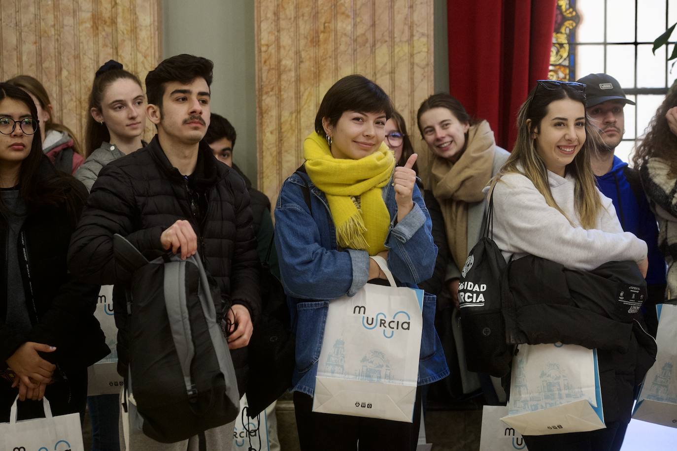 Fotos: Los &#039;erasmus&#039; visitan el Consistorio, en imágenes