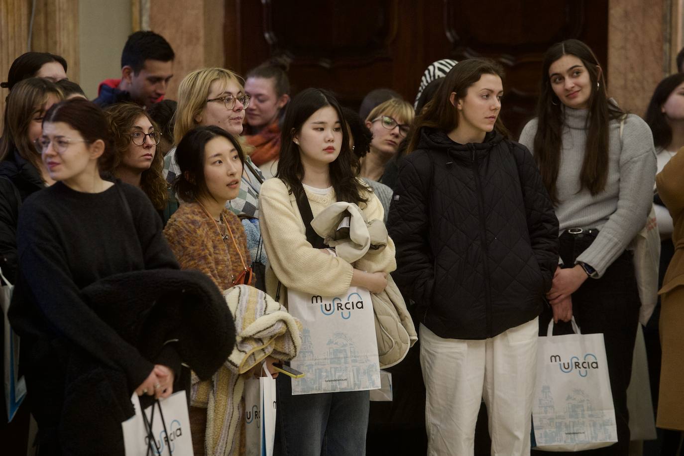 Fotos: Los &#039;erasmus&#039; visitan el Consistorio, en imágenes