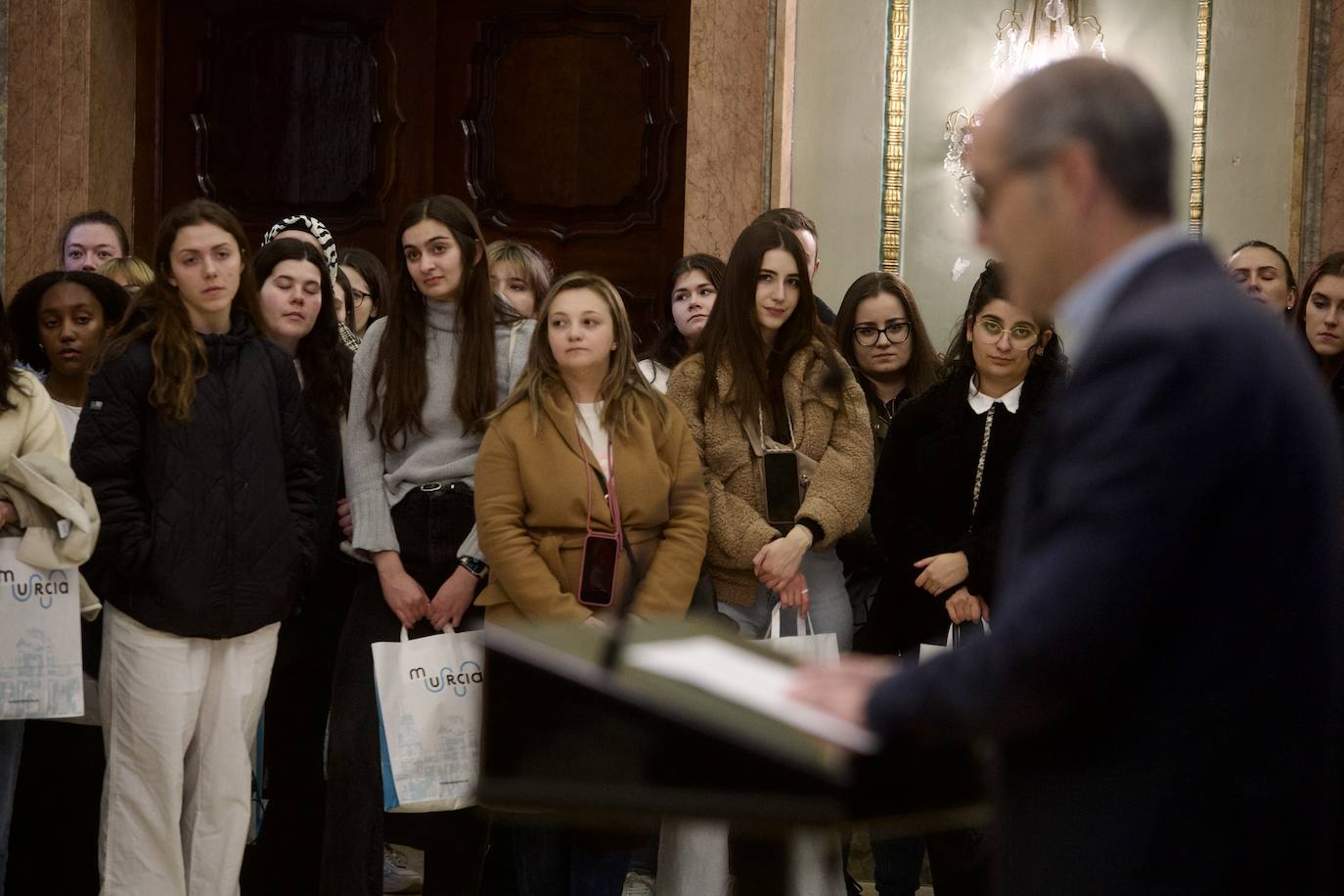 Fotos: Los &#039;erasmus&#039; visitan el Consistorio, en imágenes