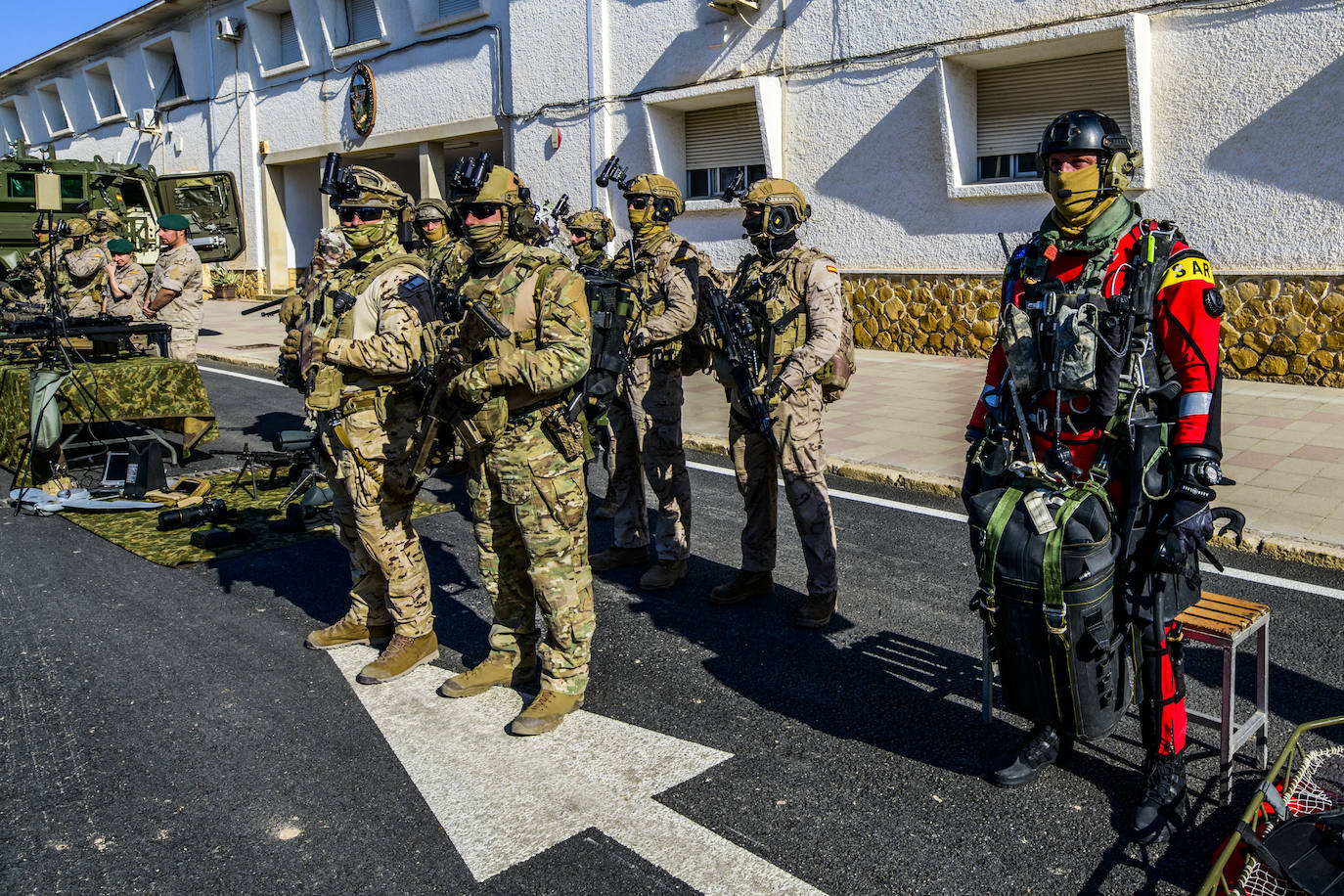 Fotos: La visita de la ministra Robles a la base aérea de Alcantarilla, en imágenes