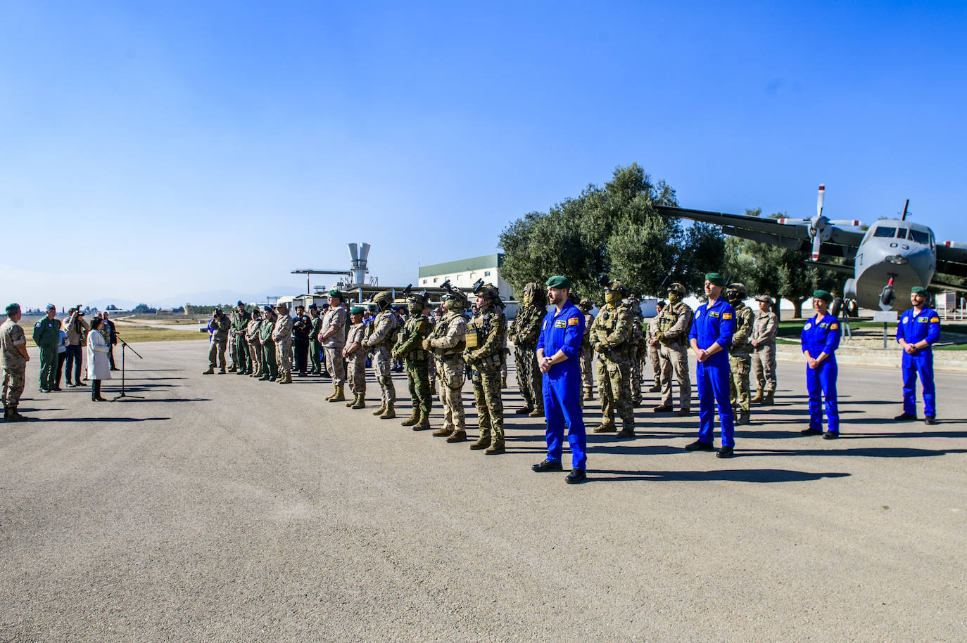 Fotos: La visita de la ministra Robles a la base aérea de Alcantarilla, en imágenes