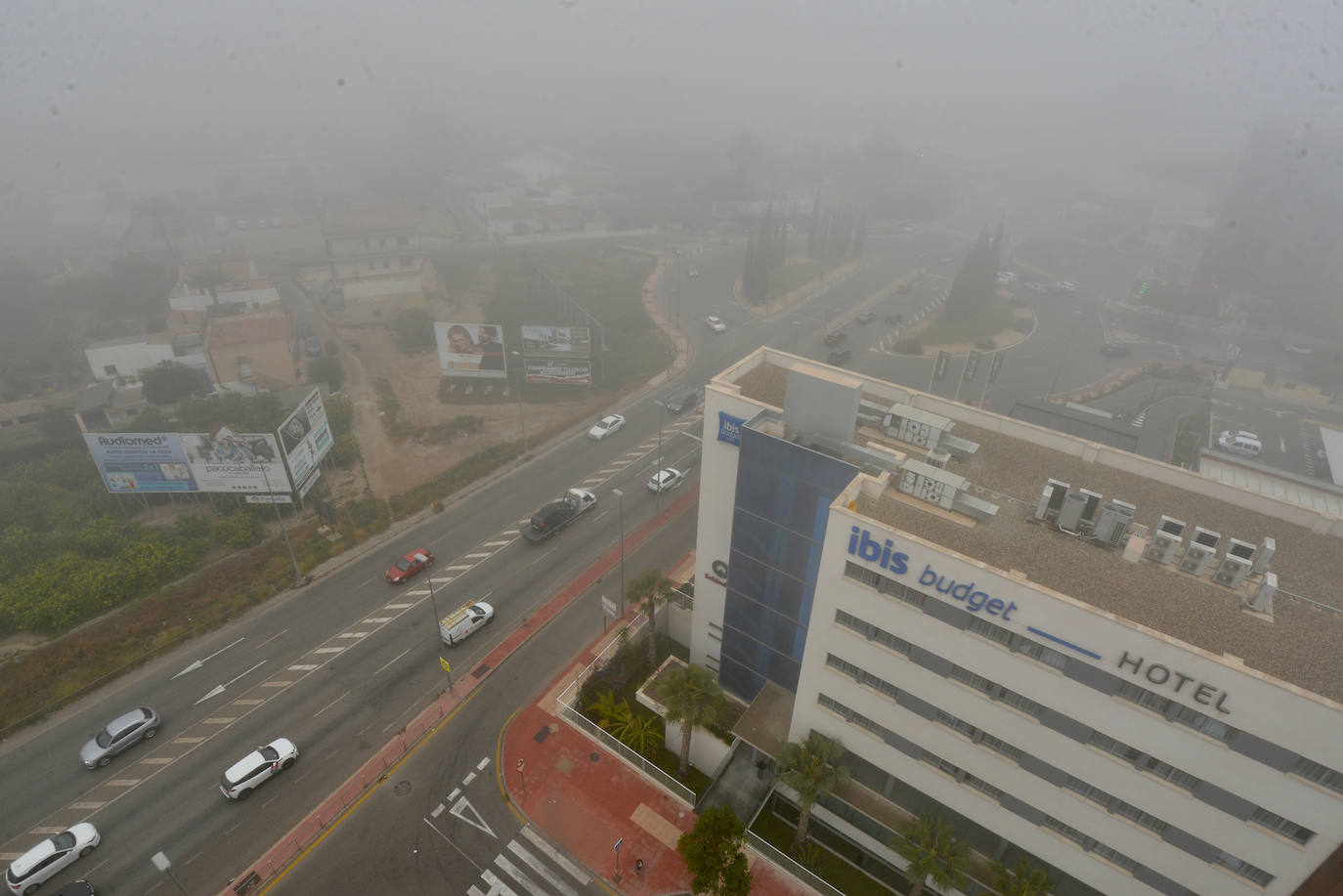 Fotos: La niebla cubre la Región, en imágenes