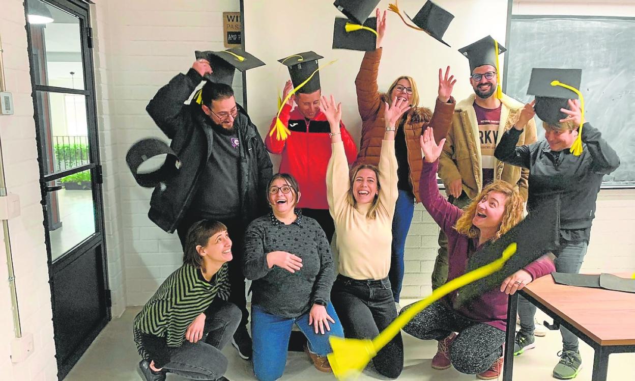 Celebración tras la consecución de uno de los cursos formativos. 
