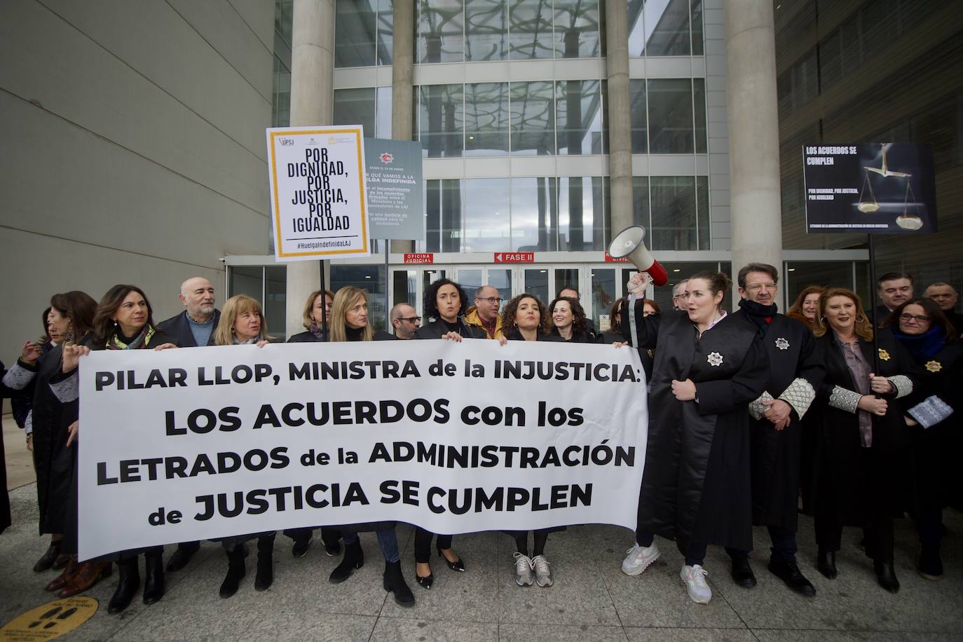Fotos: La protesta de los letrados en la Ciudad de la Justicia de Mucia