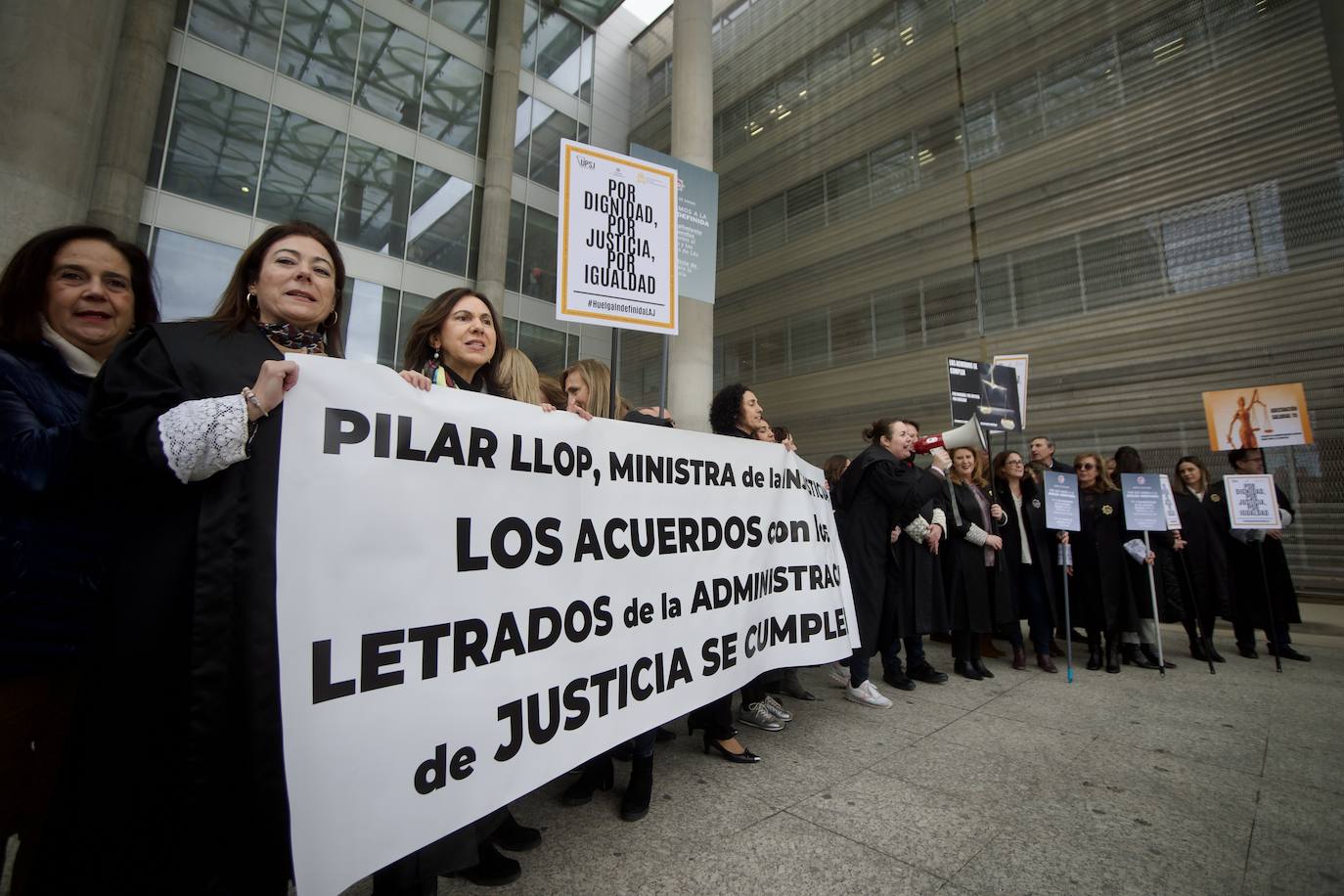 Fotos: La protesta de los letrados en la Ciudad de la Justicia de Mucia