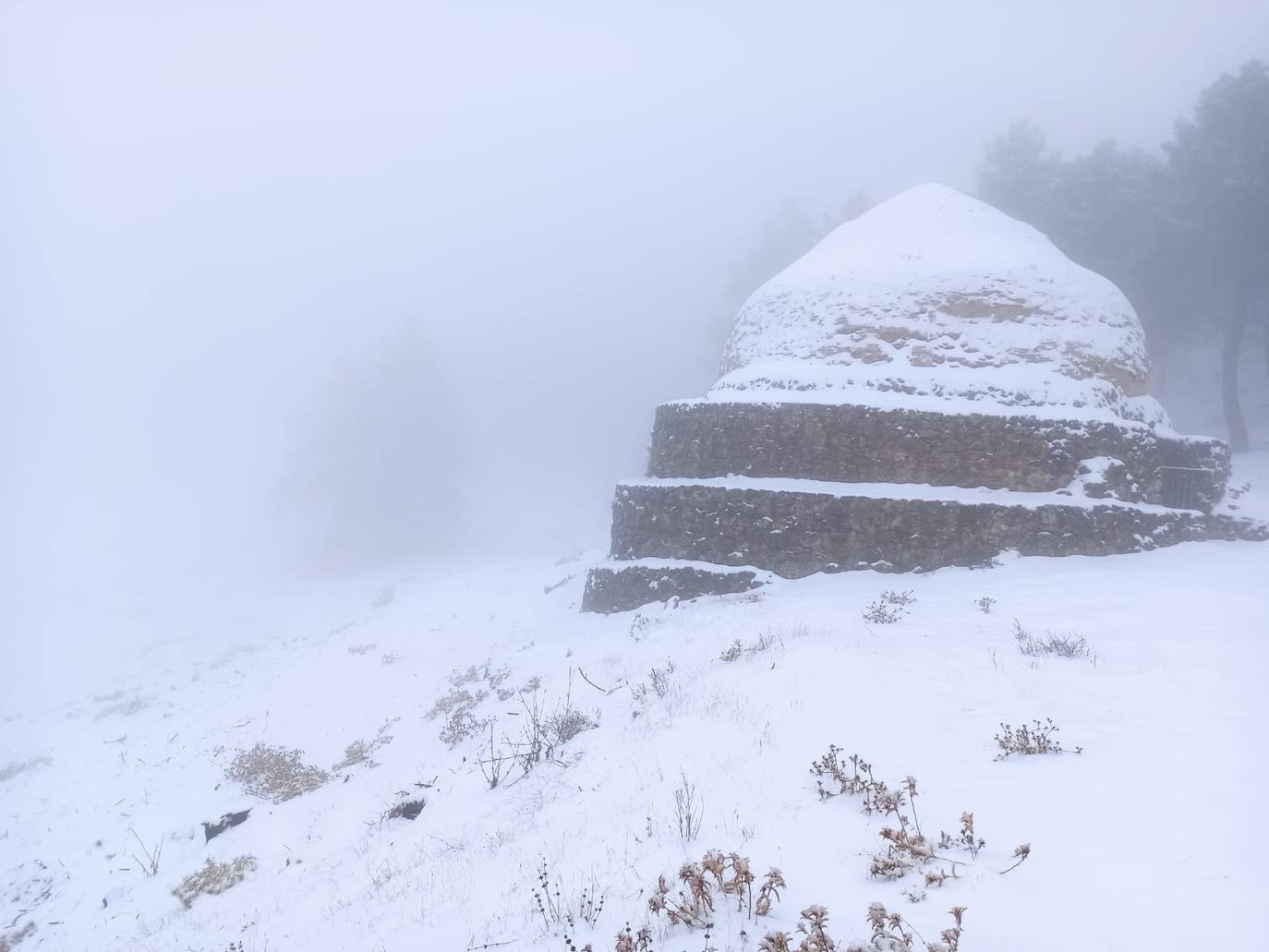 Fotos: Las cumbres de Sierra Espuña se tiñen de blanco por la nieve