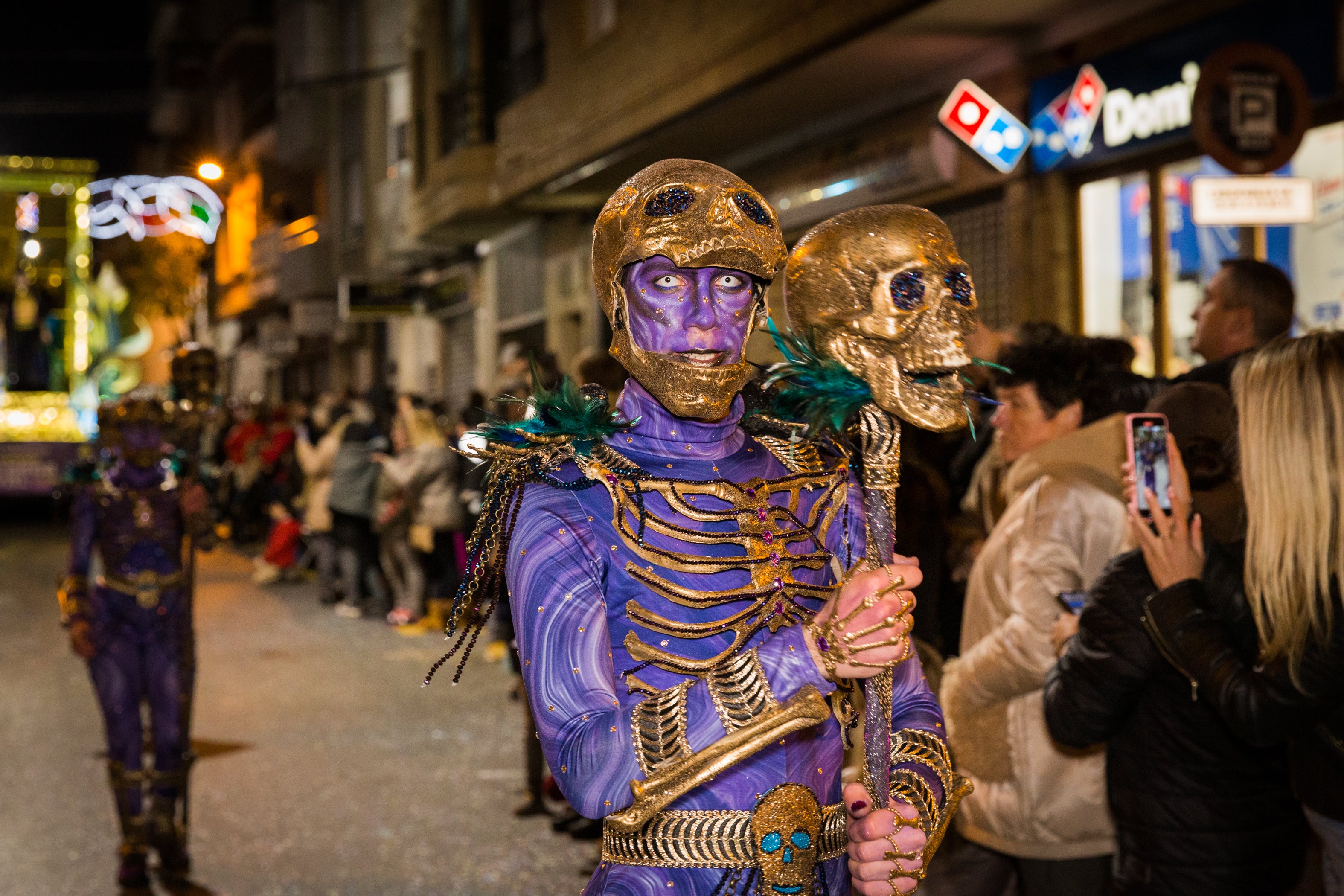 Fotos: Brillante estallido de color y buen baile del carnaval de Torrevieja
