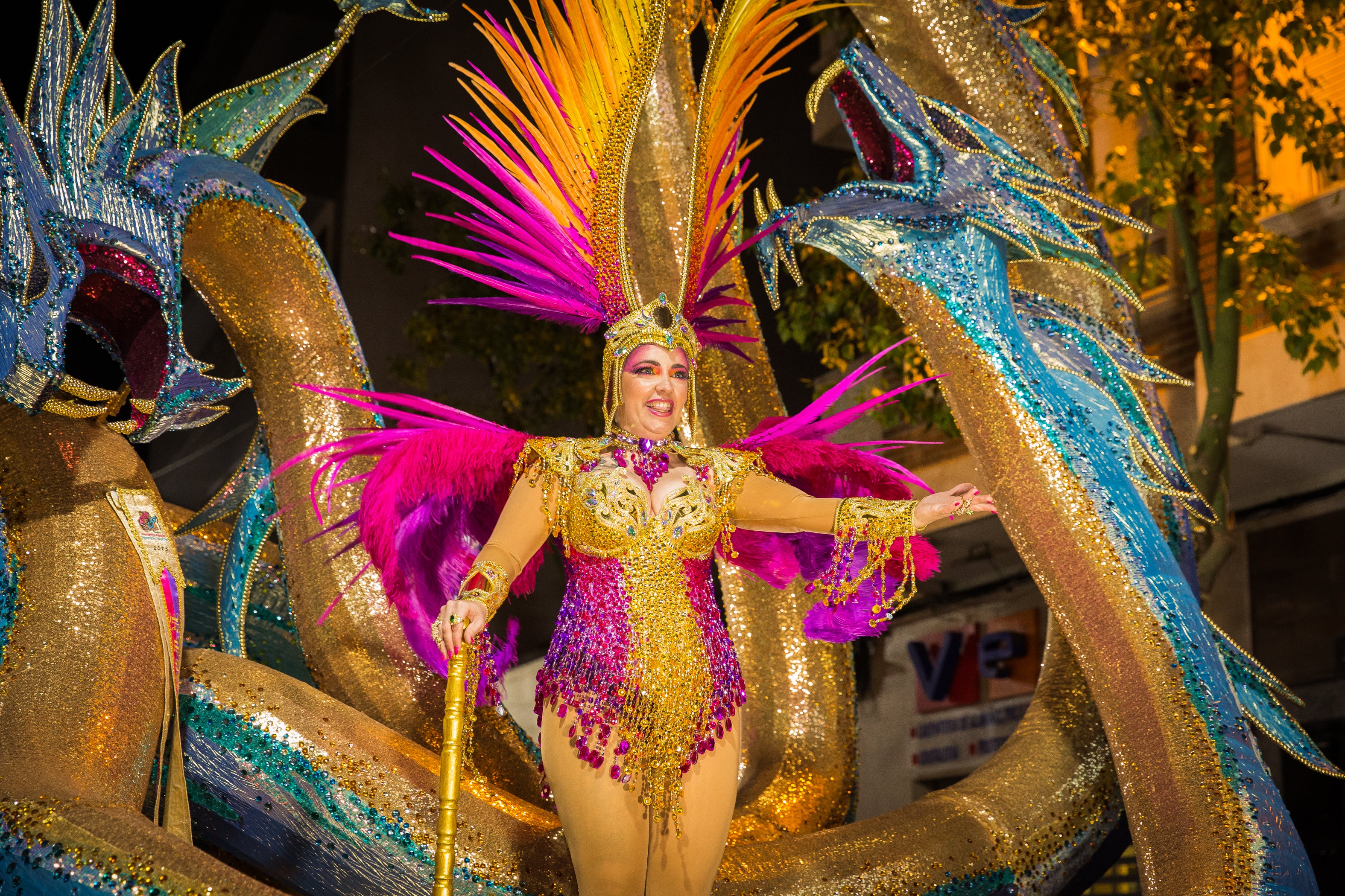 Fotos: Brillante estallido de color y buen baile del carnaval de Torrevieja