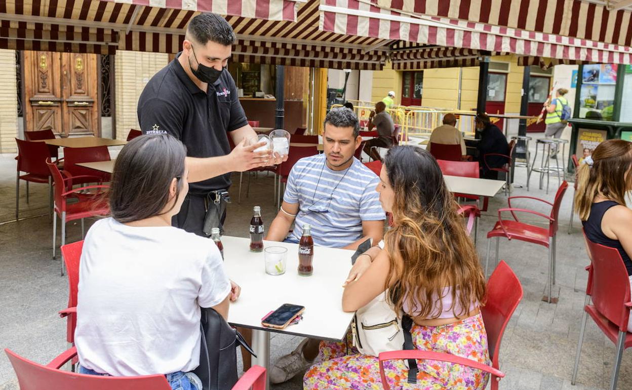 ¿Pierdo el IMV si encuentro trabajo? La Seguridad Social resuelve esta duda