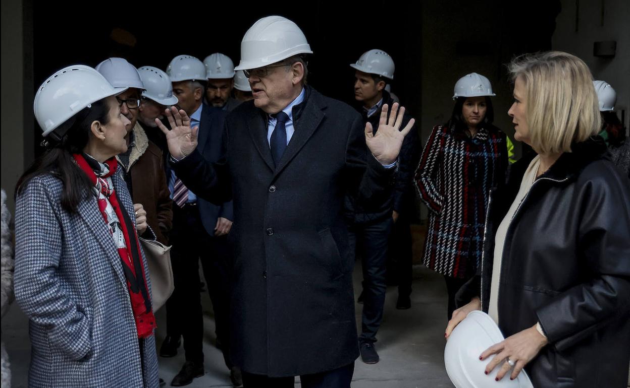 Ximo Puig, esta mañana durante las visitas a las obras de la sede del Tribunal Superior de Justicia de la Comunidad Valenciana. 