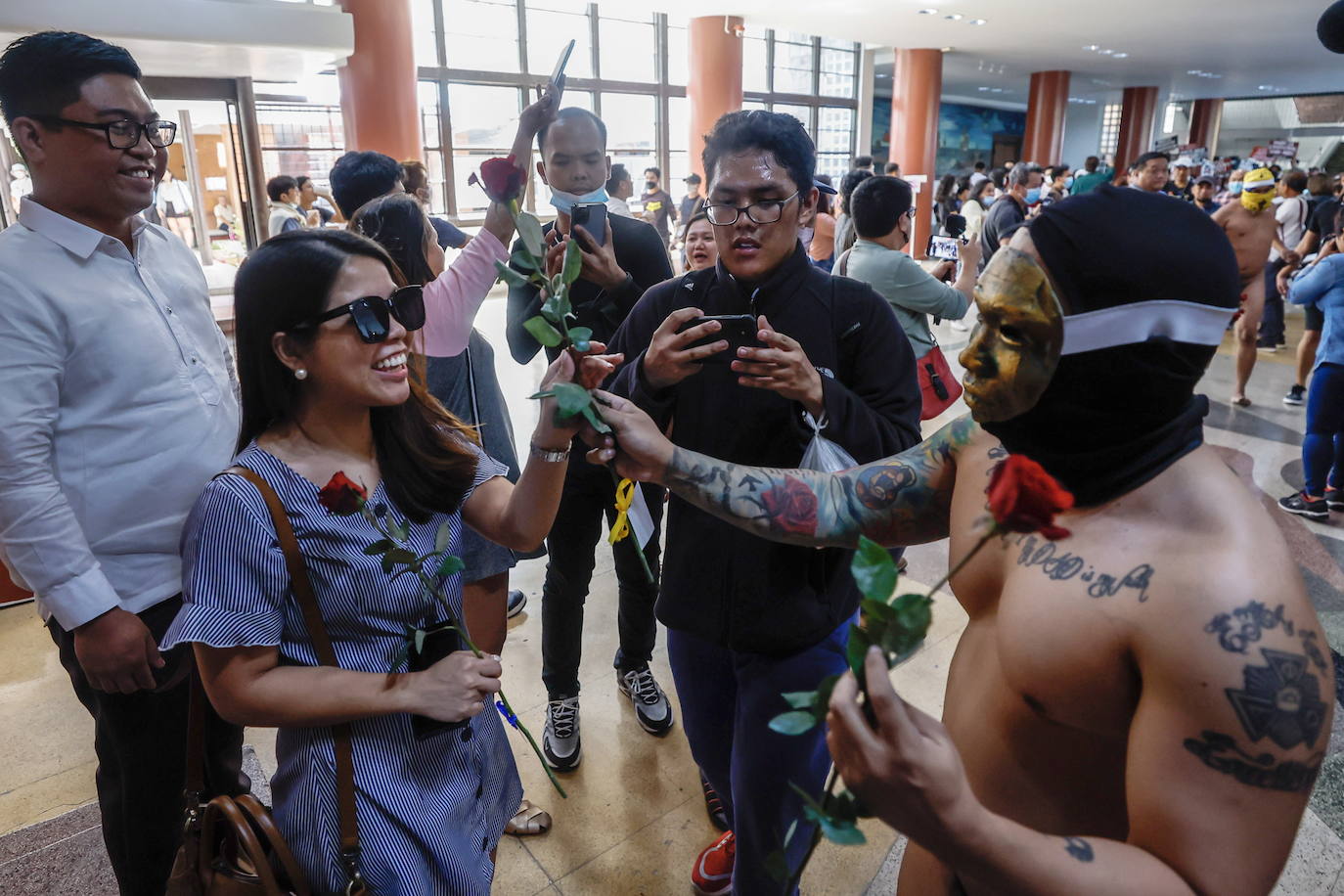 Fotos: Desnudo simbólico en Filipinas