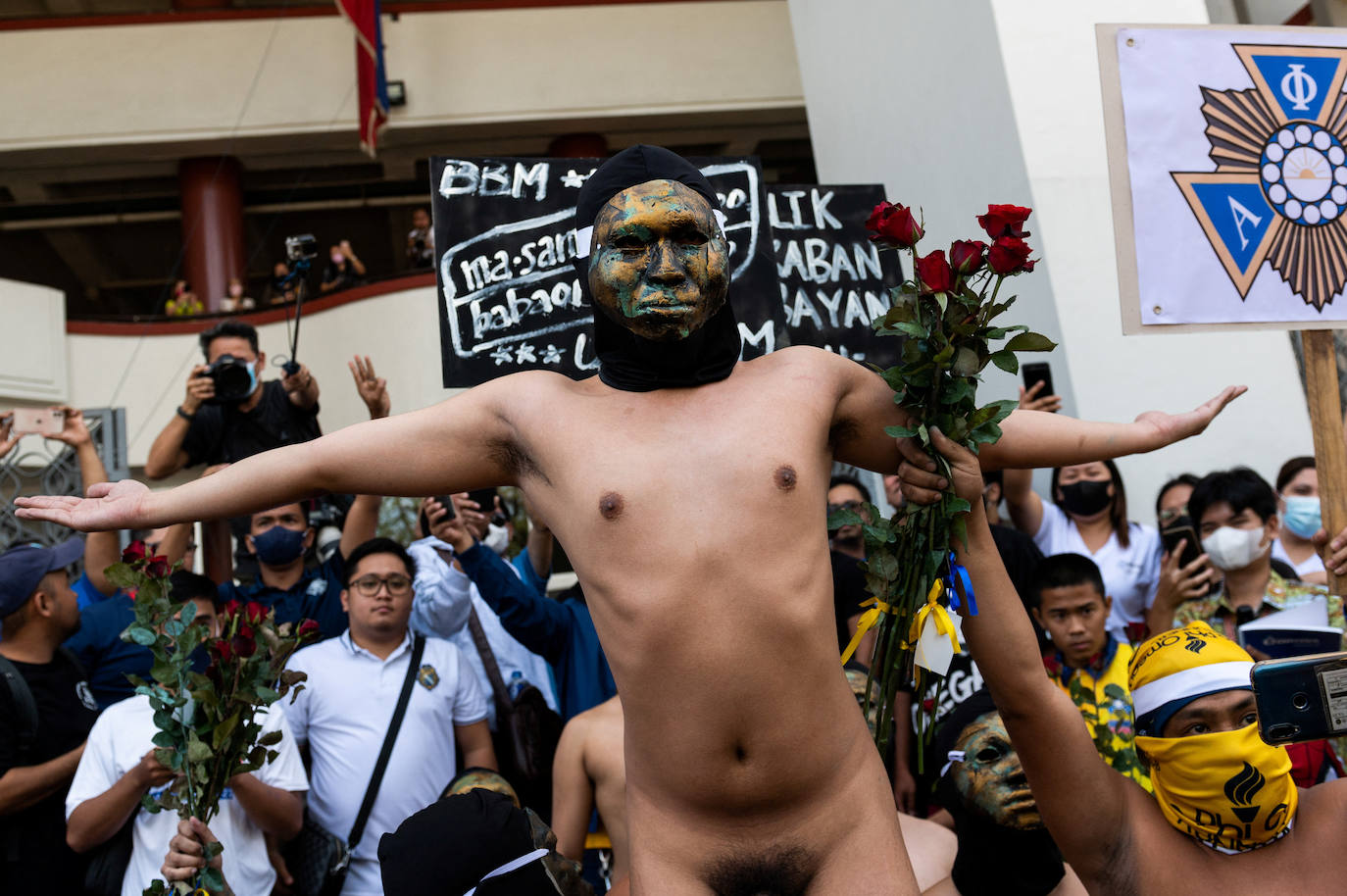Fotos: Desnudo simbólico en Filipinas