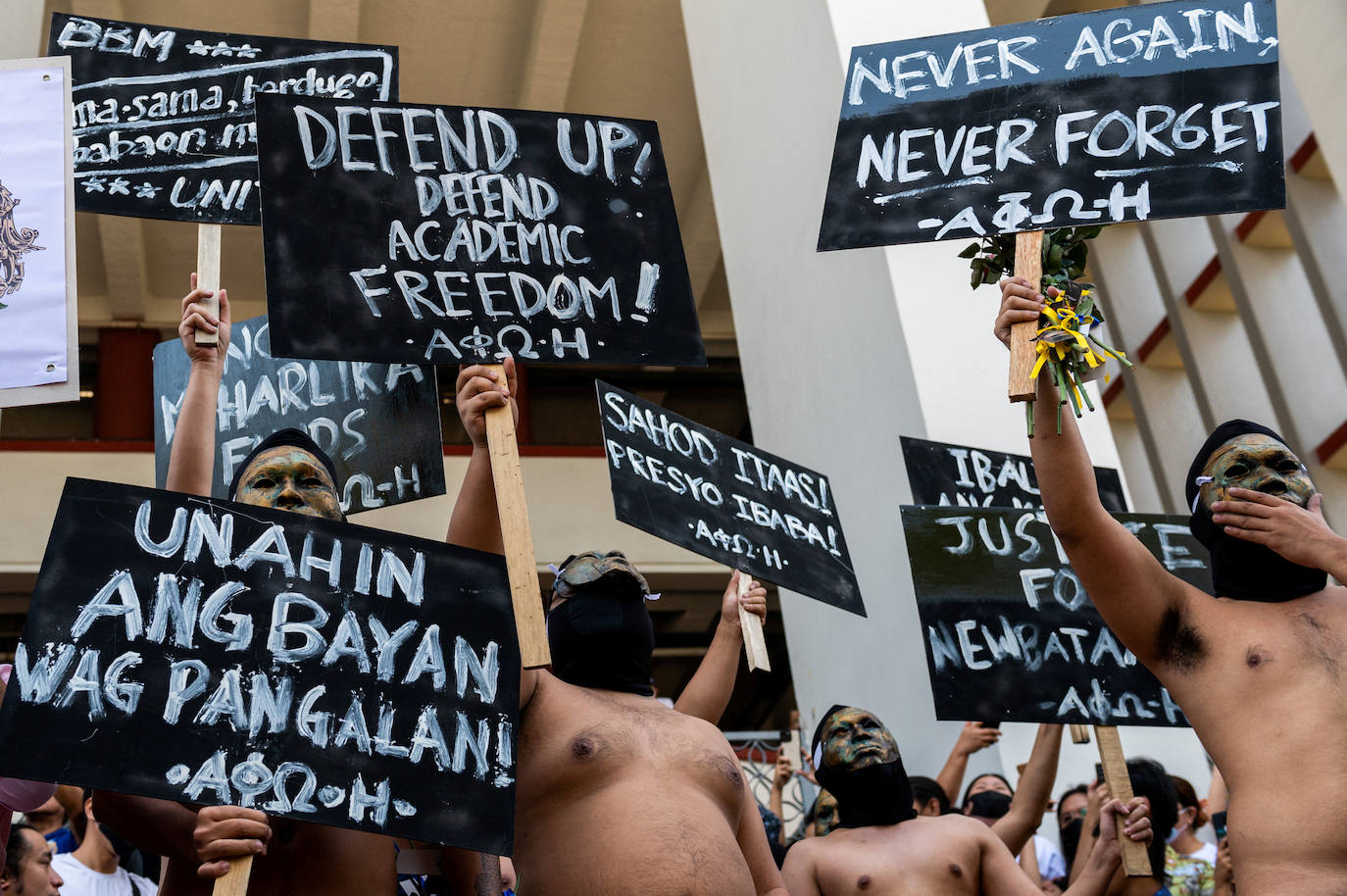 Fotos: Desnudo simbólico en Filipinas