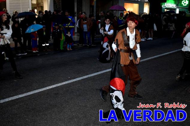 Las avenidas Prolongación y Gran Vía de Caravaca de la Cruz acogieron el Desfile de Carnaval de 2023. La creatividad, el colorido, la música y un ambiente festivo contrarrestaron las inclemencias meteorológicas. 