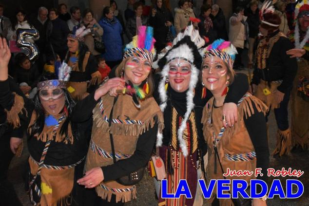 Las avenidas Prolongación y Gran Vía de Caravaca de la Cruz acogieron el Desfile de Carnaval de 2023. La creatividad, el colorido, la música y un ambiente festivo contrarrestaron las inclemencias meteorológicas. 