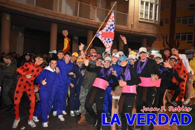 Las avenidas Prolongación y Gran Vía de Caravaca de la Cruz acogieron el Desfile de Carnaval de 2023. La creatividad, el colorido, la música y un ambiente festivo contrarrestaron las inclemencias meteorológicas. 