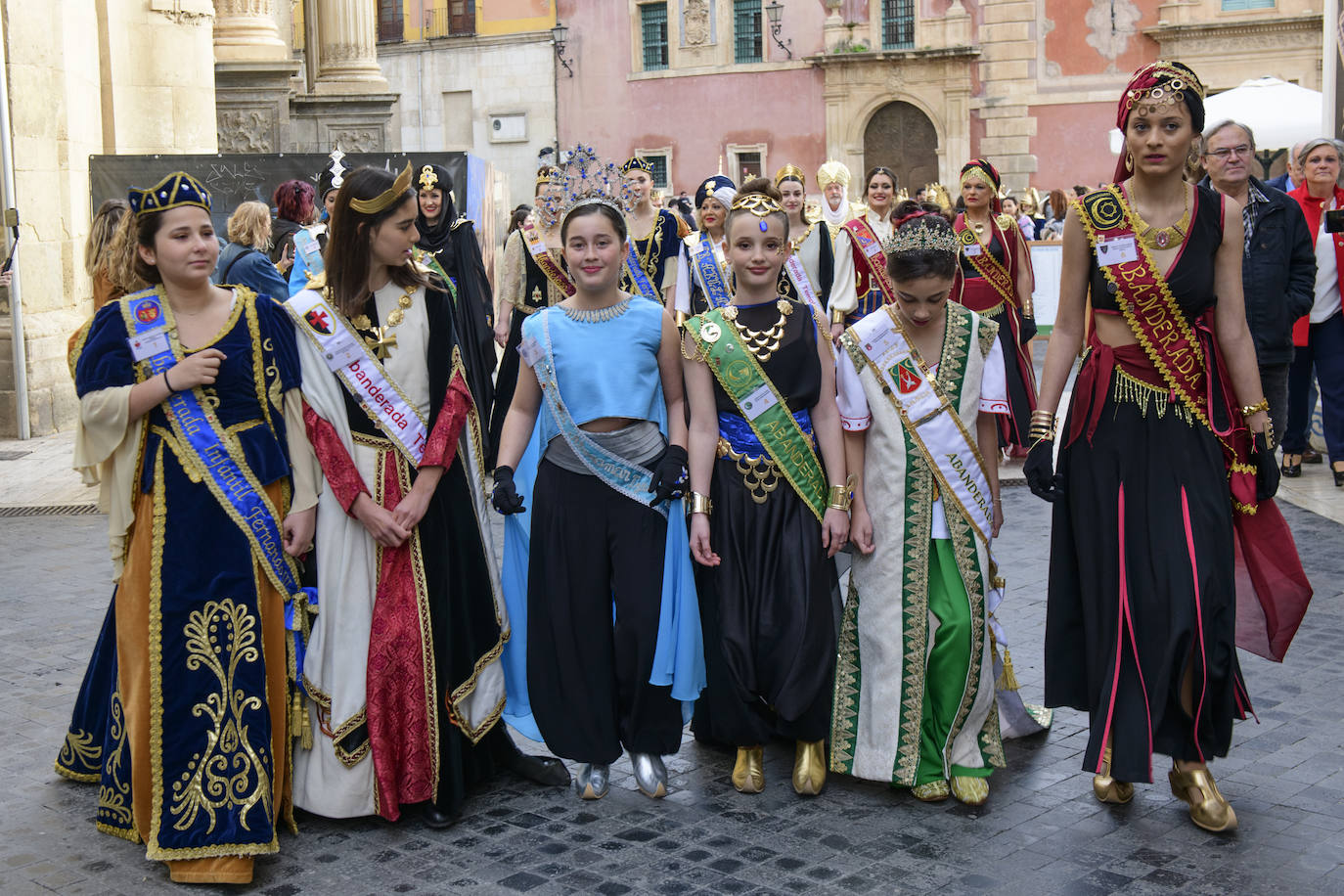 Fotos: La elección de las abanderadas culmina el Medio Año Festero de Moros y Cristianos de Murcia