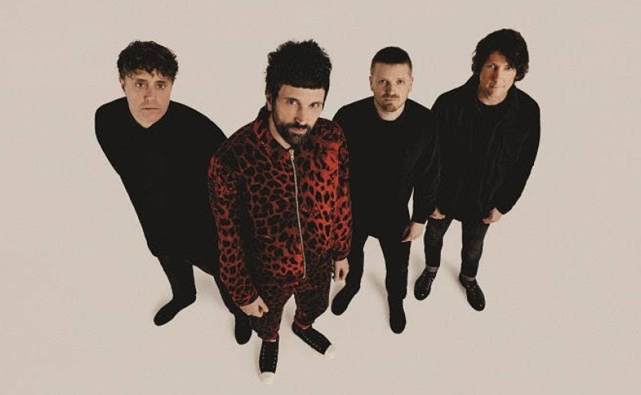 Kasabian.