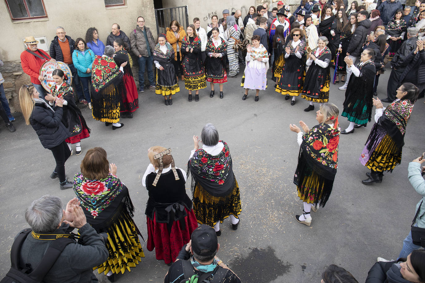 Fotos: Los cucurrumachos invaden Navalosa