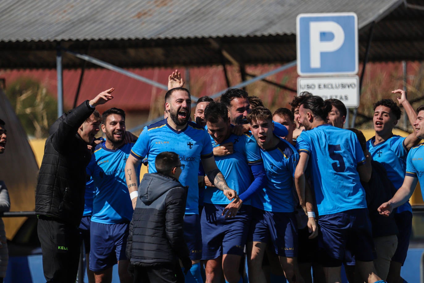 Fotos: Fiesta en Llano de Brujas por la vuelta del Plus Ultra a Tercera