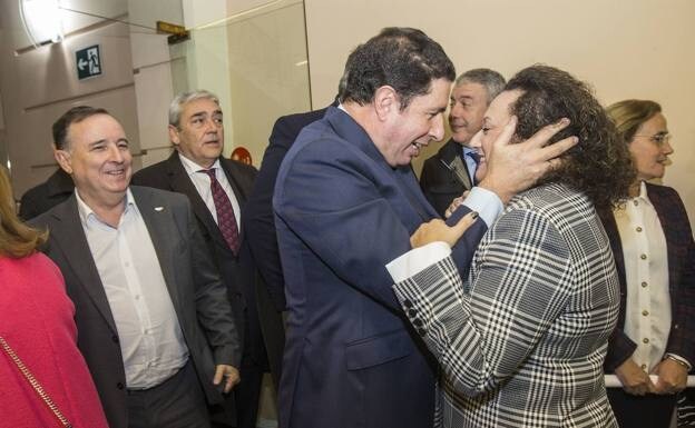 Antonio Sevilla congratulates Yolanda Muñoz on her inauguration in the Port, in 2019. 