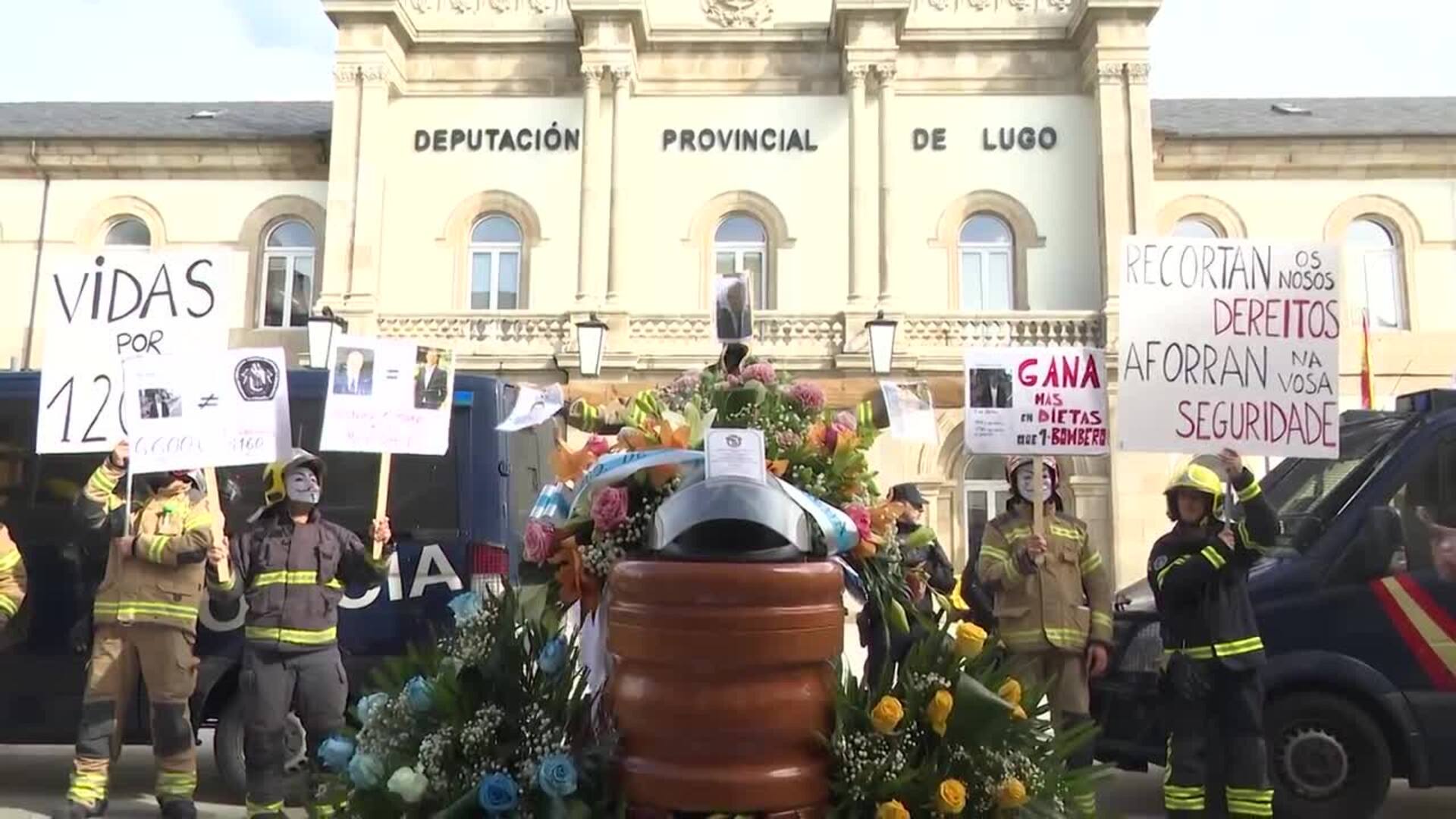 Cientos de bomberos se concentran en Lugo exigiendo un convenio digno