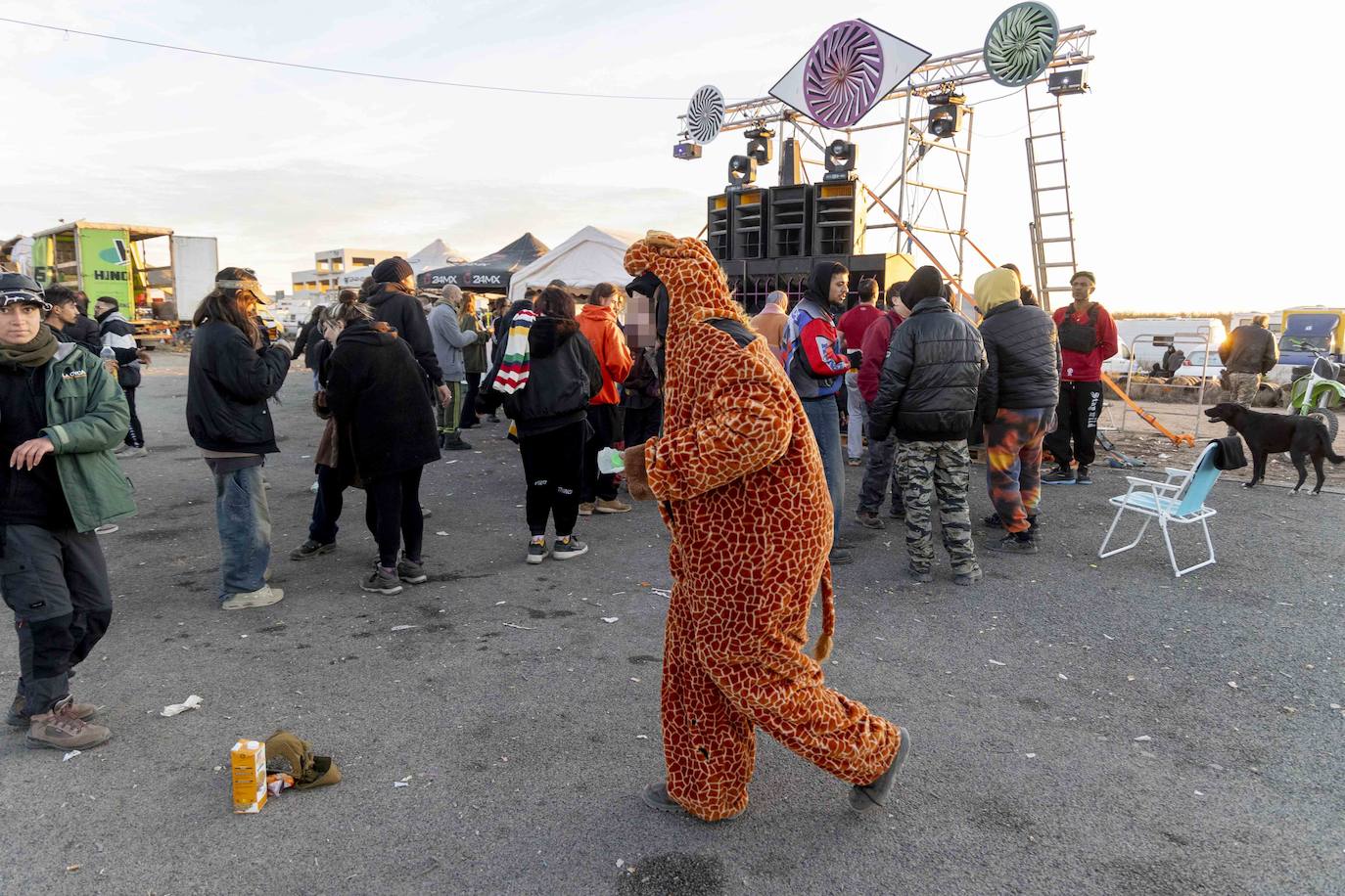 La fiesta ilegal que ya suma tres días en Fuente Álamo, en imágenes