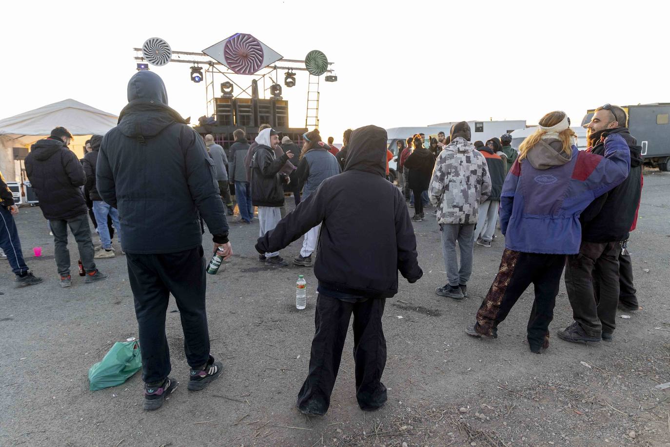 La fiesta ilegal que ya suma tres días en Fuente Álamo, en imágenes